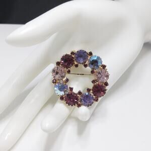 Vintage 1960s Wreath Purple Lavender Rhinestone Brooch, Gold Plated